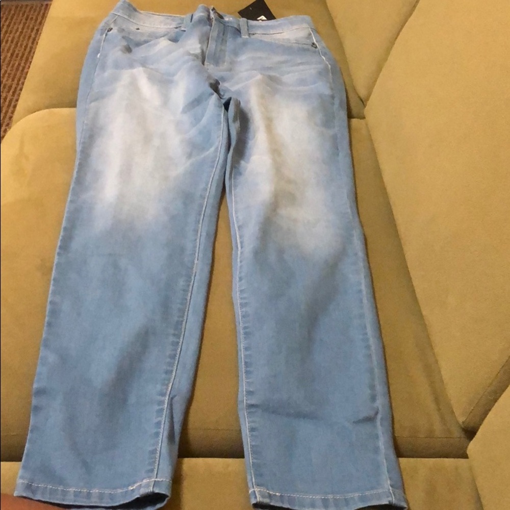High Rise Jeans - Picture 4 of 6